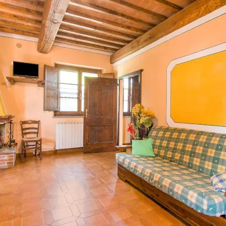 Hébergement de vacances Snug Farmhouse In Castiglione Del Lago With Pool *