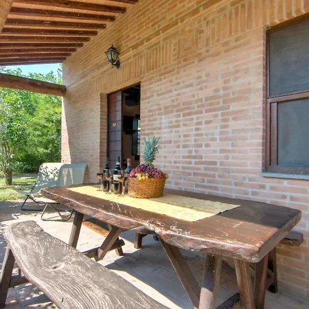 Snug Farmhouse In Castiglione Del Lago With Pool Pucciarelli