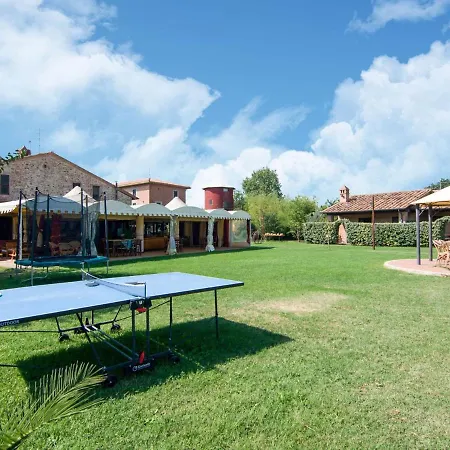 Snug Farmhouse In Castiglione Del Lago With Pool * Pucciarelli
