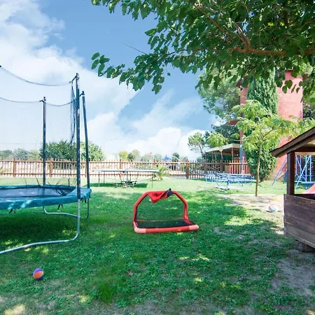 Snug Farmhouse In Castiglione Del Lago With Pool * Pucciarelli