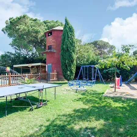 Snug Farmhouse In Castiglione Del Lago With Pool Hébergement de vacances Pucciarelli